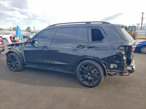5UX23EM02R9W04714 2024 BMW X7 - Image 2