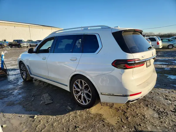 5UX23EM02S9W23009 2025 BMW X7 - Image 2