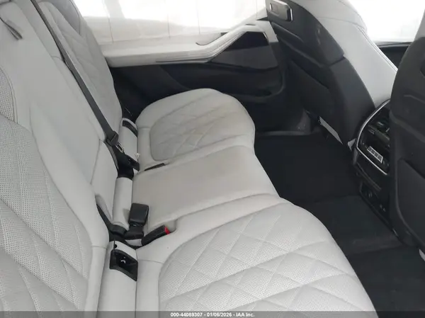 5UX23EM02S9W46547 2025 BMW X7 - Image 8
