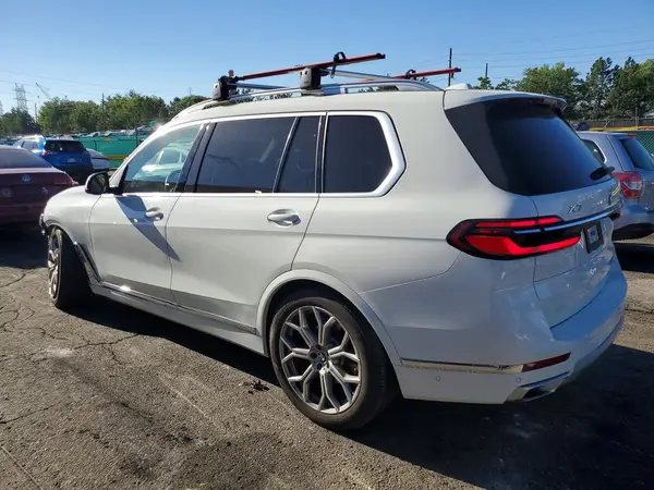 5UX23EM02S9W56740 2025 BMW X7 - Image 2