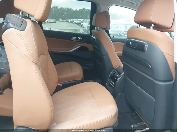 5UX23EM02S9X31114 2025 BMW X7 - Image 8