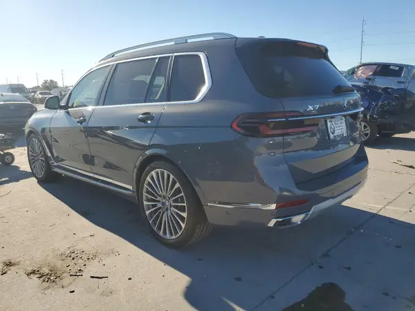 5UX23EM02S9X63187 2025 BMW X7 - Image 2