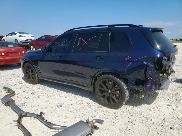5UX23EM02S9X99171 2025 BMW X7 - Image 2