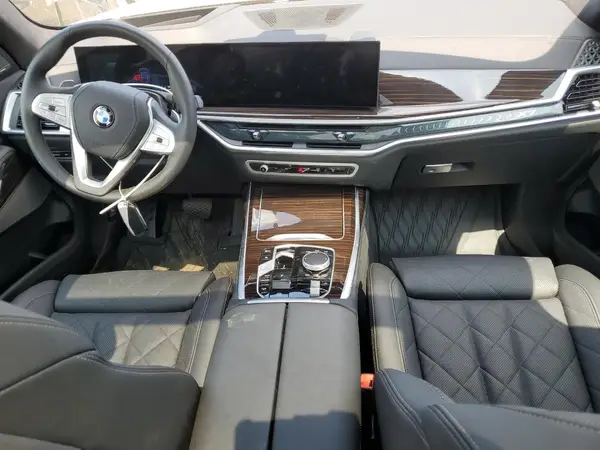 5UX23EM02S9Y28748 2025 BMW X7 - Image 8