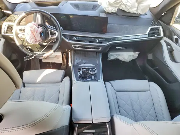 5UX23EM02S9Y44089 2025 BMW X7 - Image 8