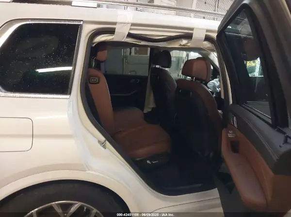 5UX23EM02S9Y58560 2025 BMW X7 - Image 8