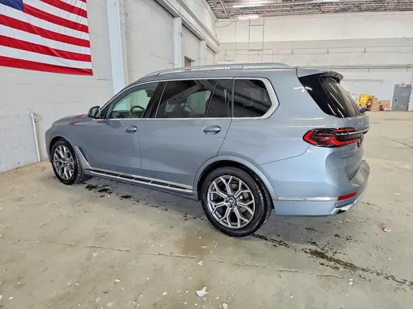 5UX23EM02S9Z25917 2025 BMW X7 - Image 2