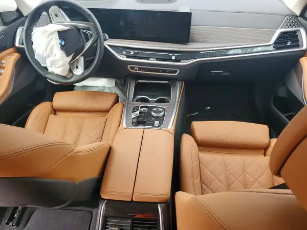 5UX23EM02S9Z31149 2025 BMW X7 - Image 8