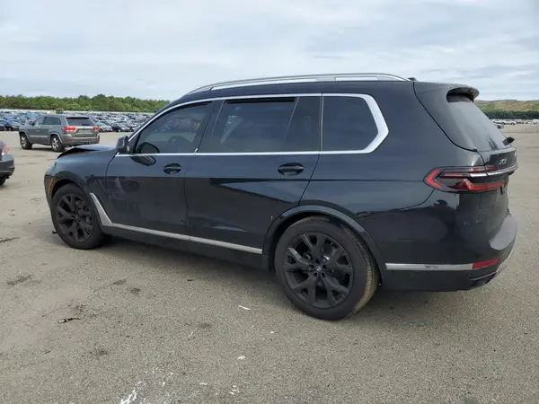 5UX23EM02S9Z55807 2025 BMW X7 - Image 2