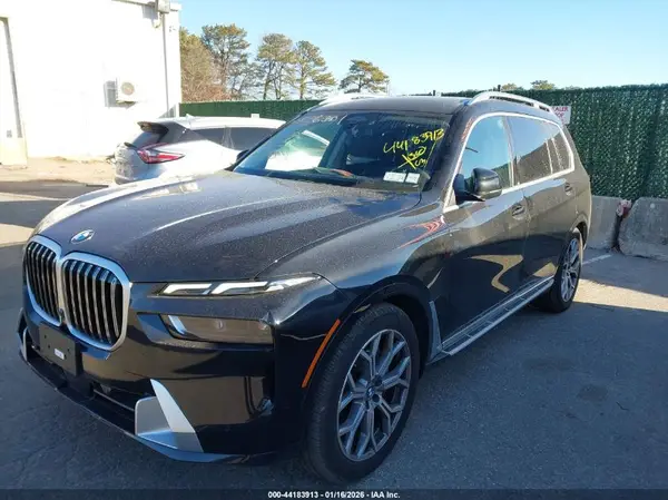 5UX23EM02T9079323 2026 BMW X7 - Image 2