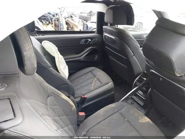5UX23EM02T9106181 2026 BMW X7 - Image 8