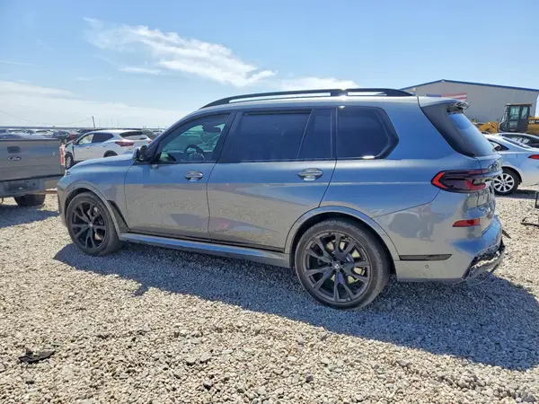 5UX23EM02T9280087 2026 BMW X7 - Image 2