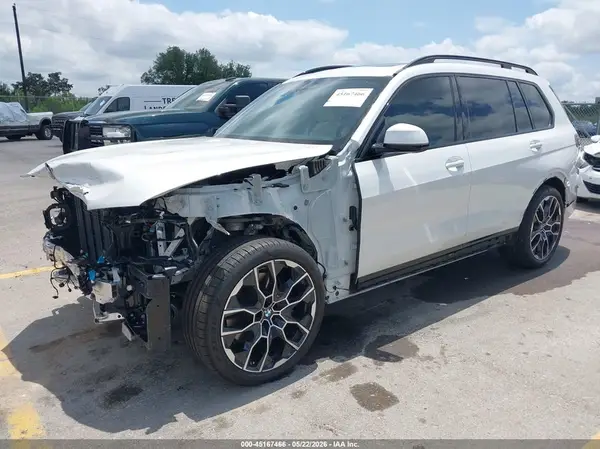 5UX23EM02T9356794 2026 BMW X7 - Image 2