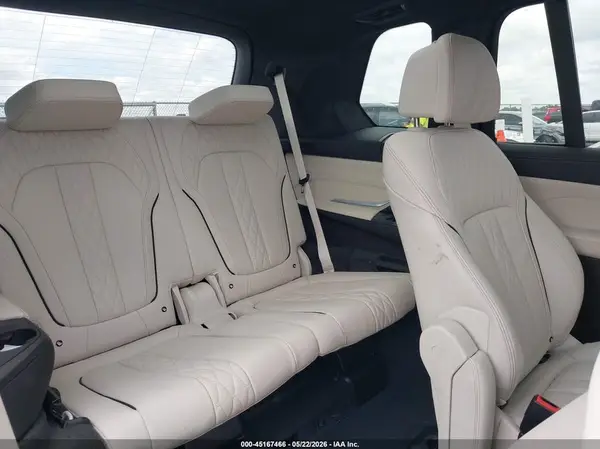 5UX23EM02T9356794 2026 BMW X7 - Image 8
