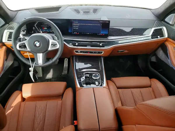 5UX23EM02T9382313 2026 BMW X7 - Image 8