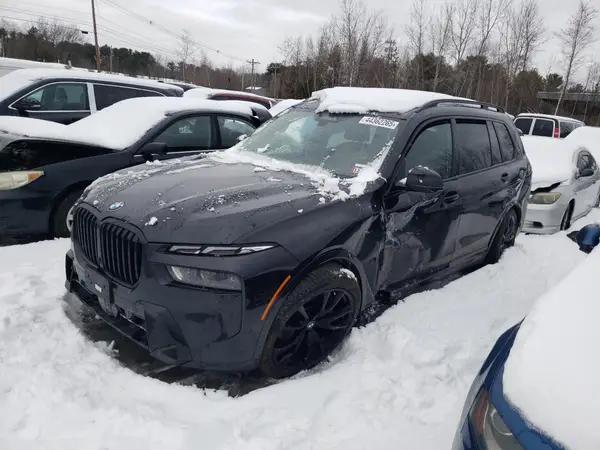 5UX23EM03P9P28696 2023 BMW X7 - Image 1