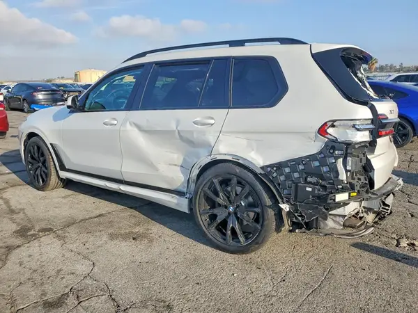 5UX23EM03P9P31050 2023 BMW X7 - Image 2