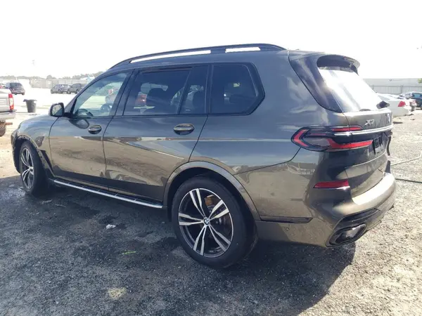 5UX23EM03P9P36426 2023 BMW X7 - Image 2