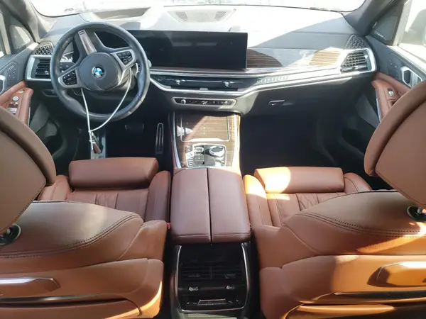 5UX23EM03P9P36426 2023 BMW X7 - Image 8