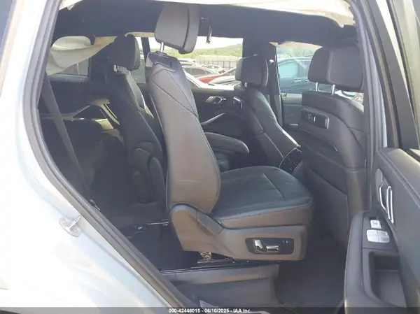 5UX23EM03P9P71869 2023 BMW X7 - Image 8