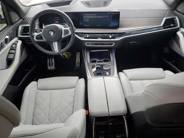 5UX23EM03R9S17069 2024 BMW X7 - Image 8