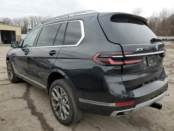 5UX23EM03R9S17945 2024 BMW X7 - Image 2