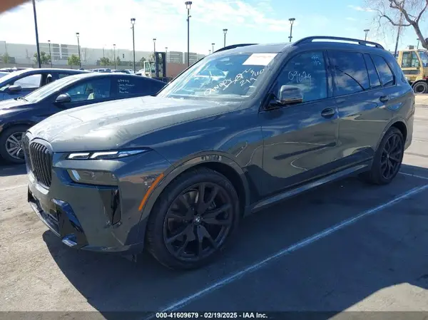 5UX23EM03R9S44014 2024 BMW X7 - Image 2