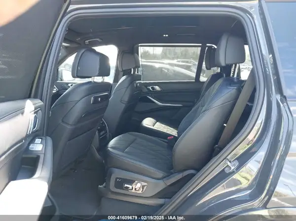 5UX23EM03R9S44014 2024 BMW X7 - Image 8