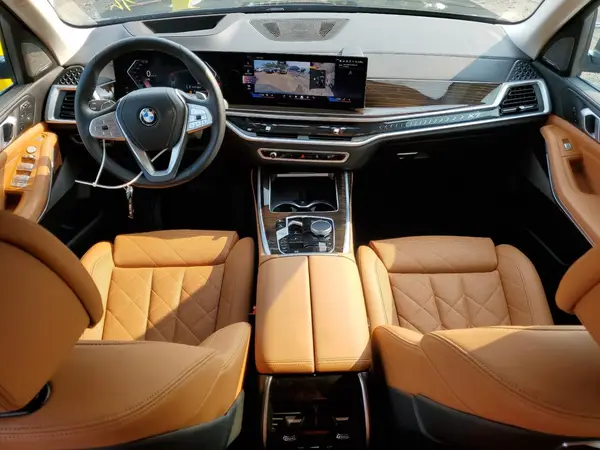 5UX23EM03R9S47673 2024 BMW X7 - Image 8