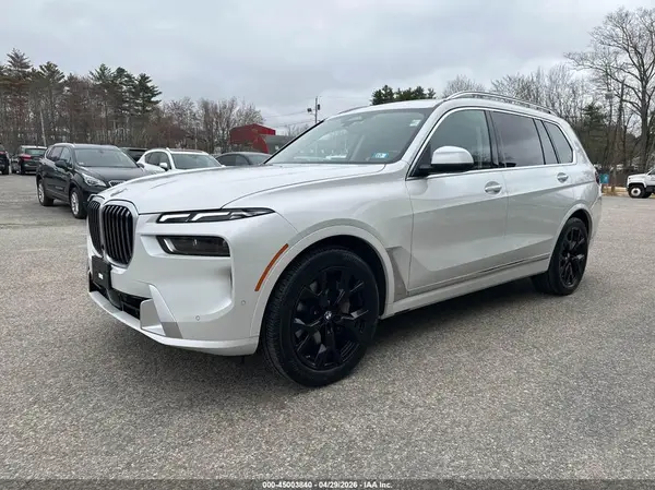 5UX23EM03R9U24321 2024 BMW X7 - Image 2