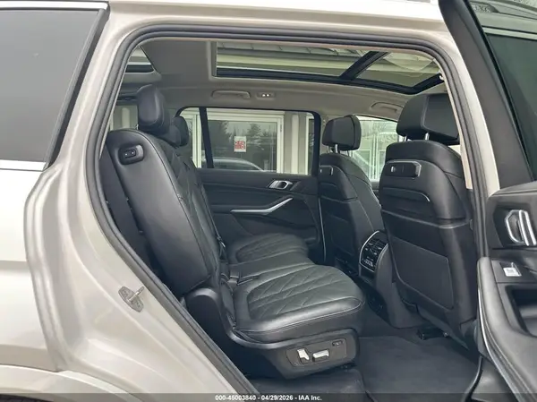 5UX23EM03R9U24321 2024 BMW X7 - Image 8