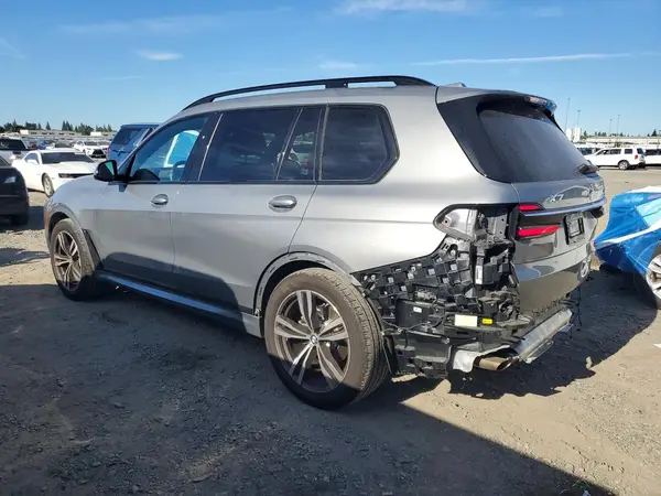 5UX23EM03R9U54435 2024 BMW X7 - Image 2