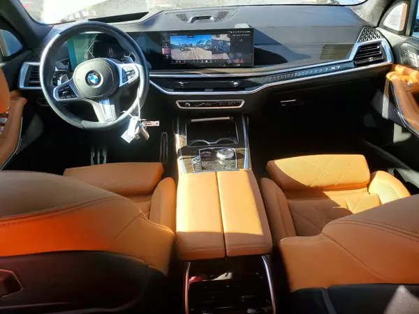 5UX23EM03R9U54435 2024 BMW X7 - Image 8
