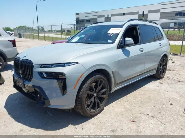 5UX23EM03R9V45818 2024 BMW X7 - Image 2