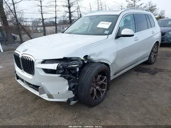 5UX23EM03R9V69391 2024 BMW X7 - Image 2
