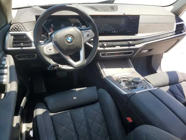 5UX23EM03R9V72744 2024 BMW X7 - Image 8