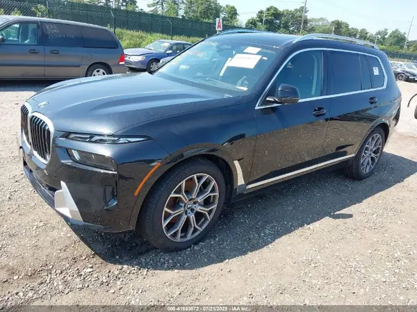 5UX23EM03R9V78821 2024 BMW X7 - Image 2