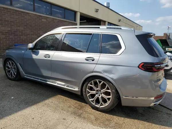 5UX23EM03R9V89009 2024 BMW X7 - Image 2
