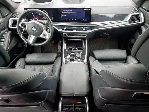 5UX23EM03S9W48193 2025 BMW X7 - Image 8