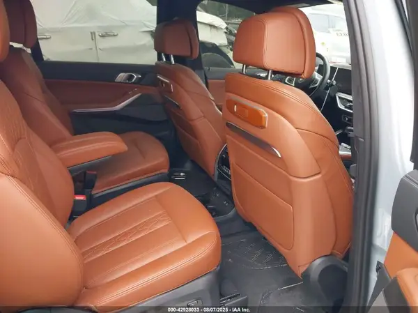 5UX23EM03S9W59520 2025 BMW X7 - Image 8