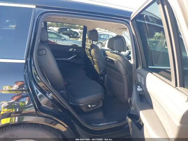 5UX23EM03S9X05153 2025 BMW X7 - Image 8