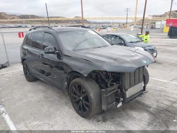 5UX23EM03S9Y00053 2025 BMW X7 - Image 1