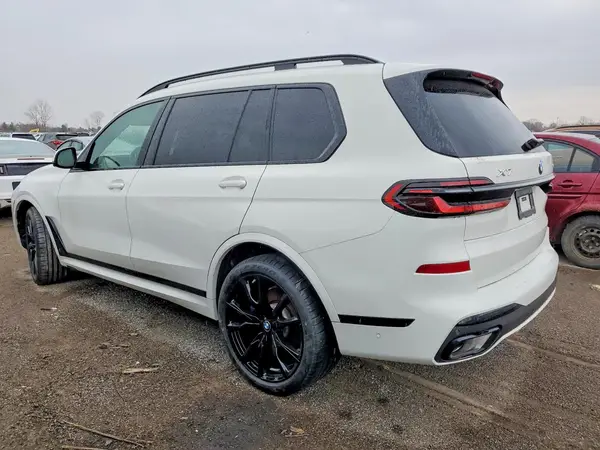 5UX23EM03S9Z35937 2025 BMW X7 - Image 2