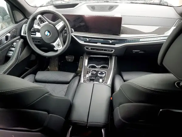 5UX23EM03S9Z35937 2025 BMW X7 - Image 8