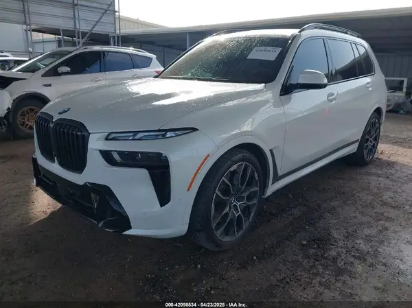 5UX23EM03S9Z89867 2025 BMW X7 - Image 2