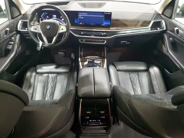 5UX23EM03T9068458 2026 BMW X7 - Image 8