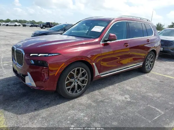 5UX23EM03T9068525 2026 BMW X7 - Image 2