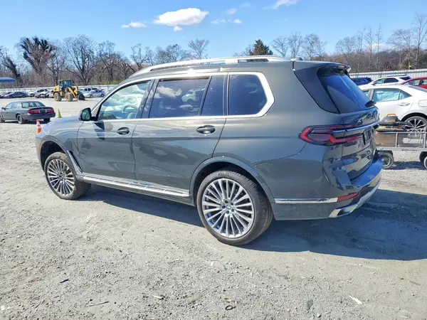 5UX23EM03T9187823 2026 BMW X7 - Image 2