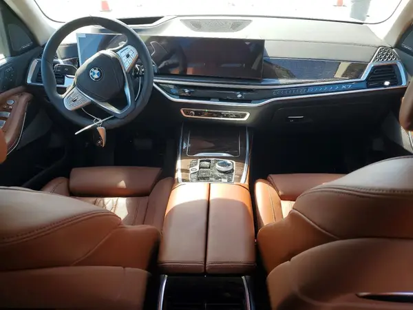 5UX23EM03T9187823 2026 BMW X7 - Image 8