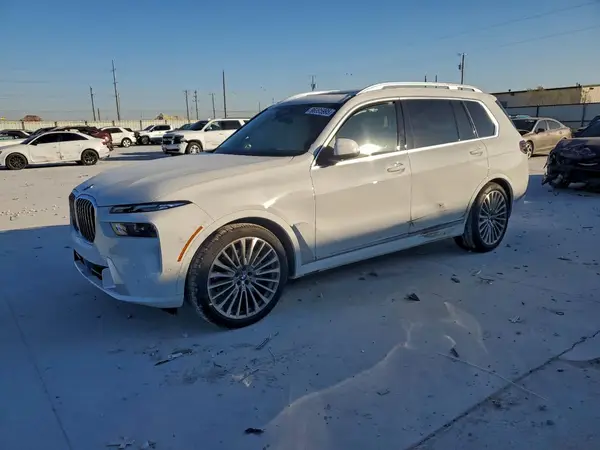 5UX23EM03T9198045 2026 BMW X7 - Image 1
